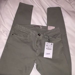 Zara NWT Olive Skinny Jeans